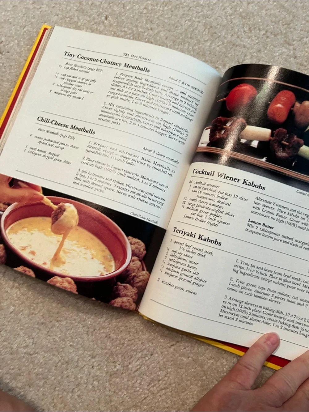 Betty Crocker Yellow Microwave Cookbook- used